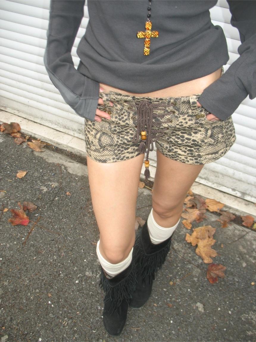 Andivogels Cross-strap low-waist leopard-print shorts