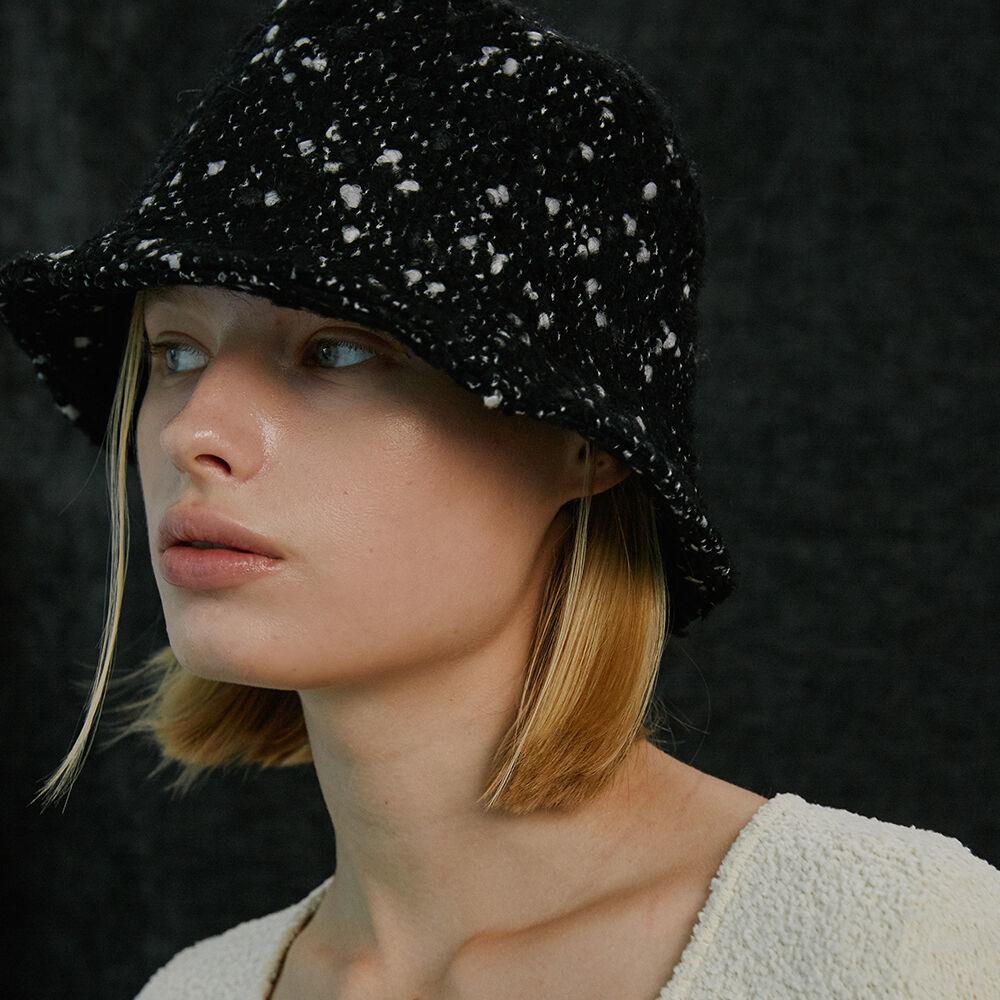 WAVY LAMPSHADE HAT_SNOW BLACK