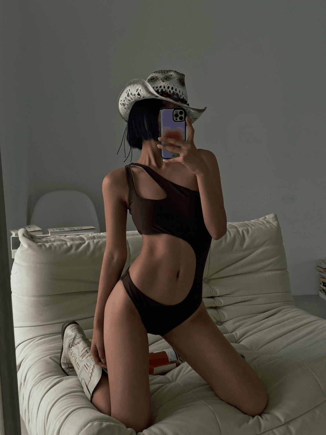 [무배/당일출고] 원숄더 사선 컷아웃 모노키니