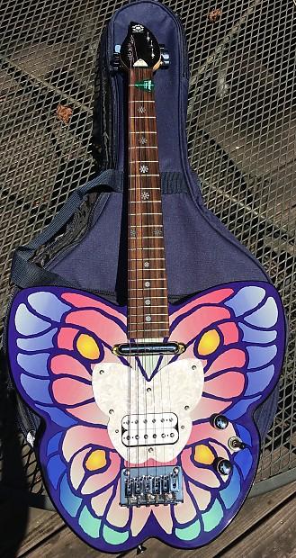 Daisy Rock Butterfly Electric Guitar -  Short Scale Girl  Guitar  - with gig bag and strap