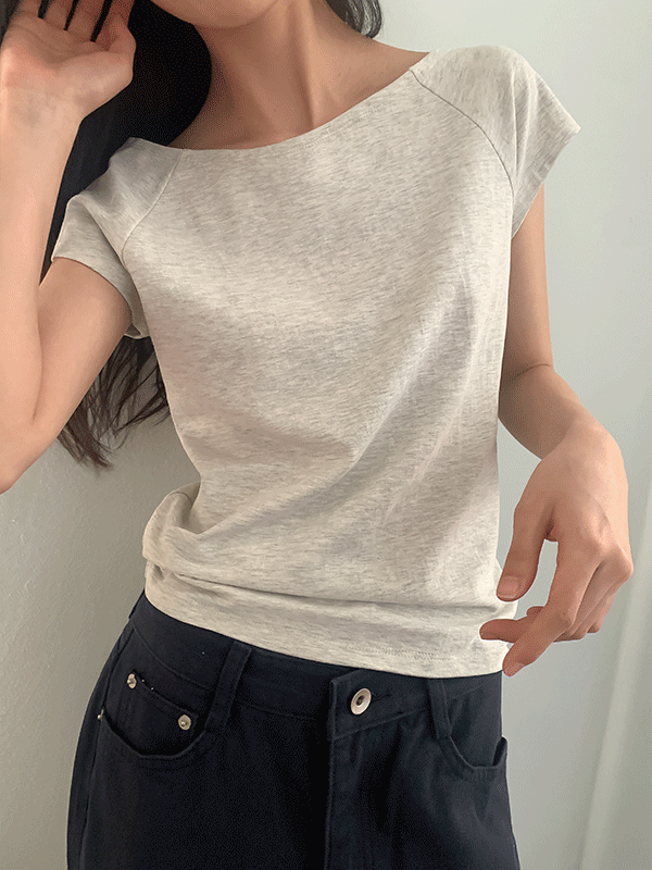 나이니 [누적4천장🔥팔뚝부각없음/핏예쁨/인기폭주!💗] 드웬 여리핏 보트넥 반팔 티셔츠