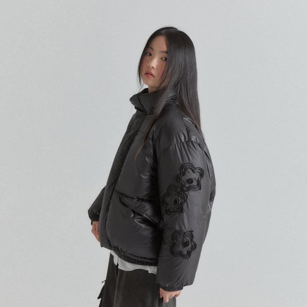 glossy flower goose-down short padded (Black)