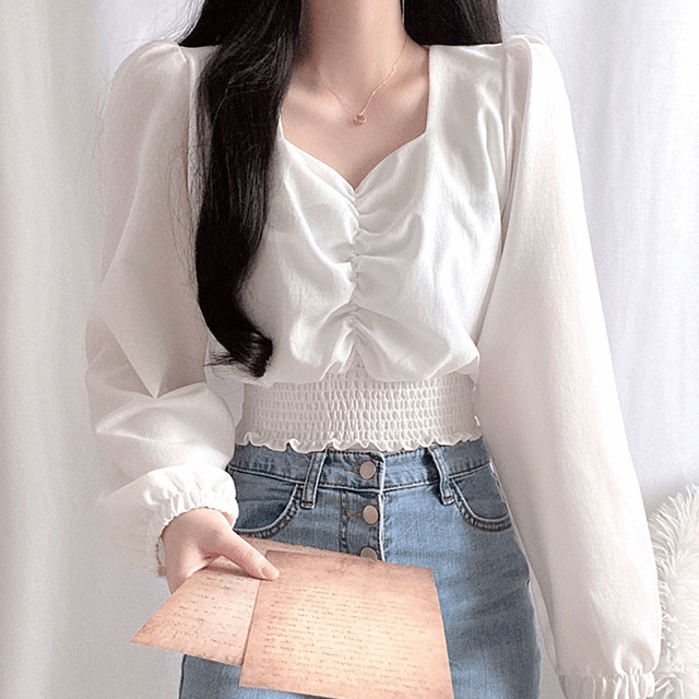 [청순여리] 소피아 셔링 하트넥 스모크 밴딩 반크롭 블라우스
