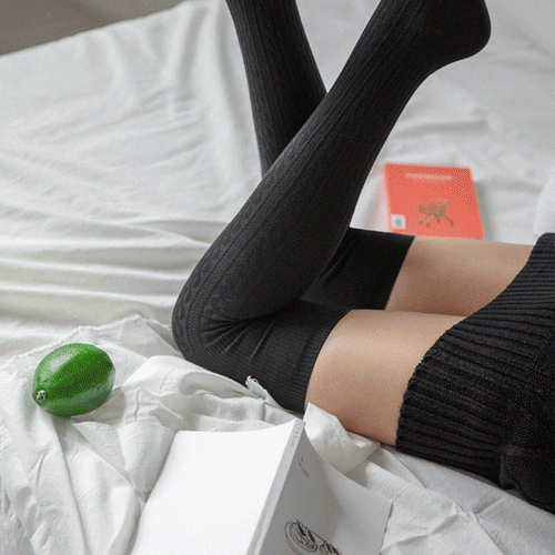 [1+1 할인] 꽈배기 디테일 코튼 니하이 오버 니 삭스 5색상 no.137