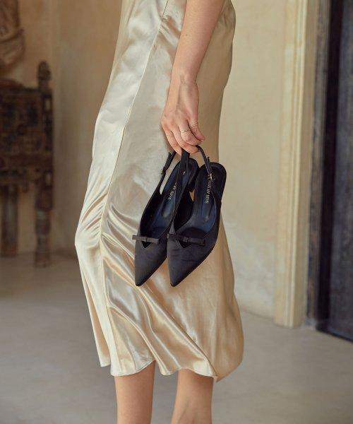 리본 샤틴 스틸레토 슬링백 black