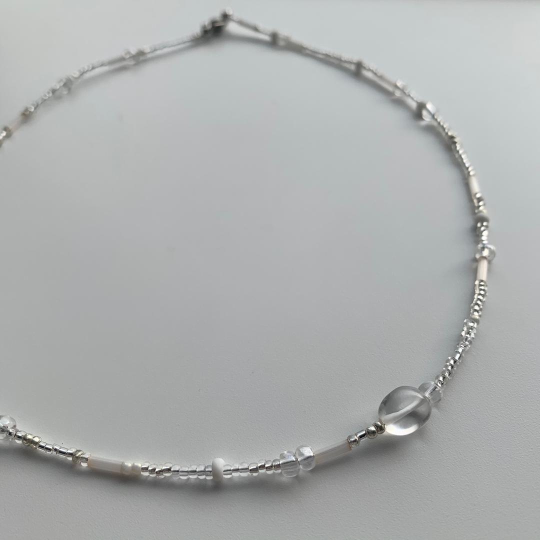 Quiet gloss necklace