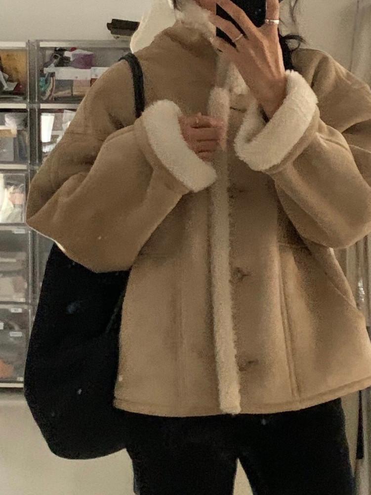 베르가못 런던 무스탕 양털 카라 하이넥 하프 자켓 (2col)