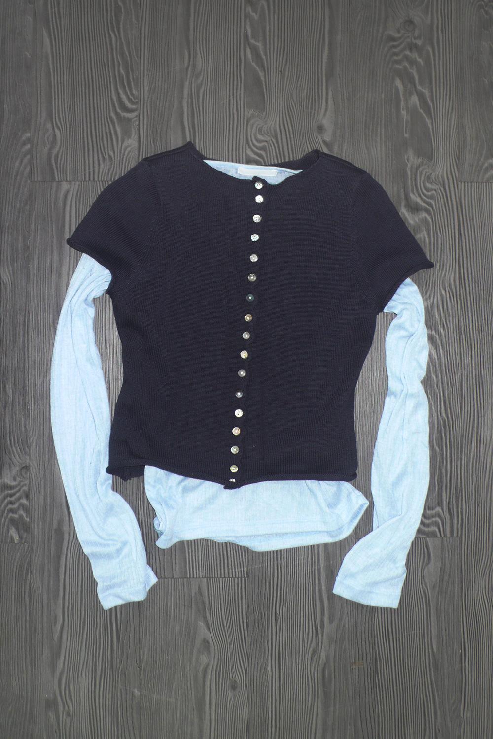 WAVY BUTTON CARDIGAN