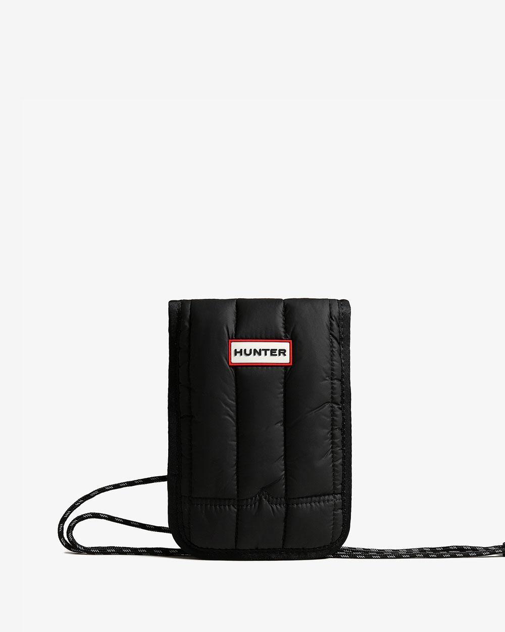 [UNISEX] 인트레피드 푸퍼 에센셜 폰파우치 - 블랙/레드로고 UBP1164KBMRBO