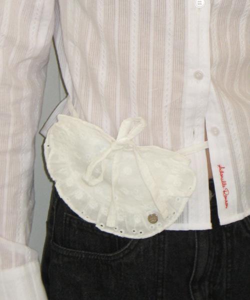 FLOWER LACE LAYERED BELT BAG WHITE