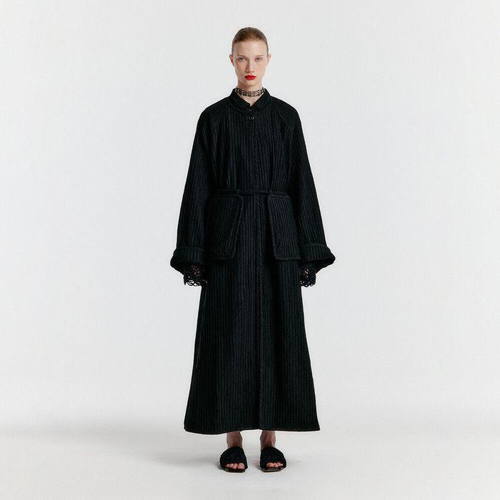 YEDA Round-neck Coat With Detachable Pocket Belt - Black