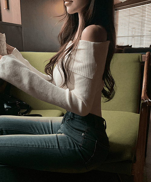 세컨드세컨 엘루 홀터 셔링 오프 니트