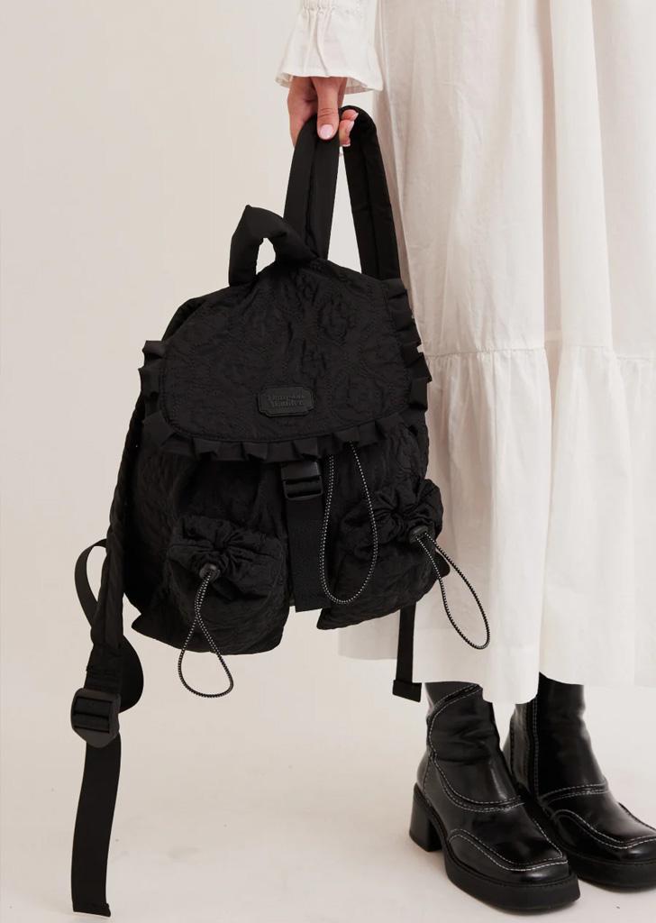 ♥EXCLUSIVE♥ [DAMSON MADDER] 담손매더 FRILL BACKPACK IN BLACK FLORAL STITCH