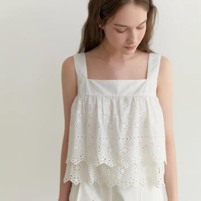 Trimming lace blouse (white)