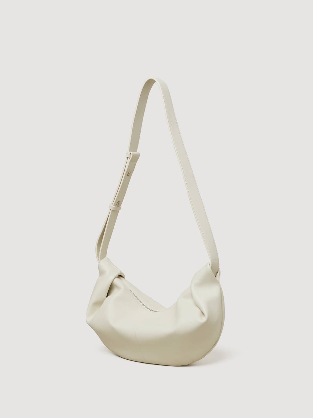 [3/13 입고] Ohwi Sling bag Ivory