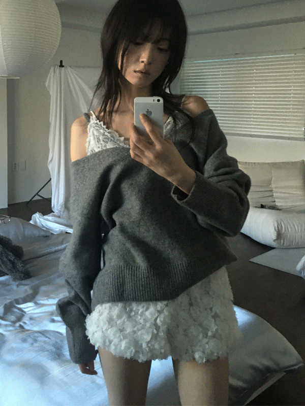 미뮤즈씨 [연말룩🌹] deep V lace knit SET