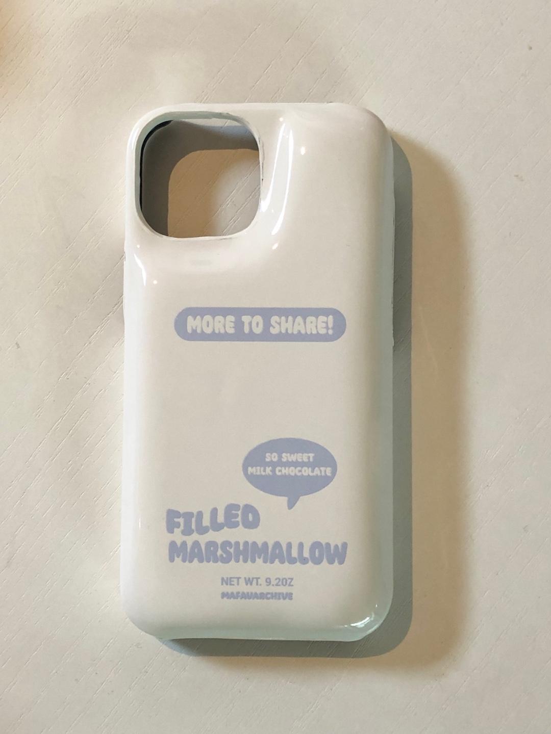 white marshmallow fluffy case