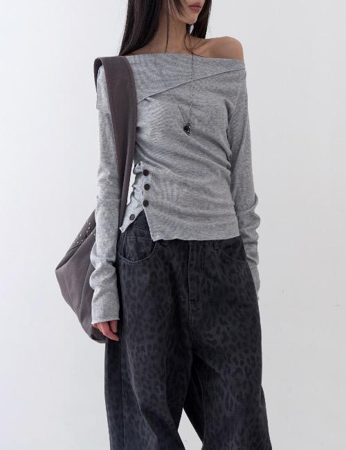 fold button off shoulder tee