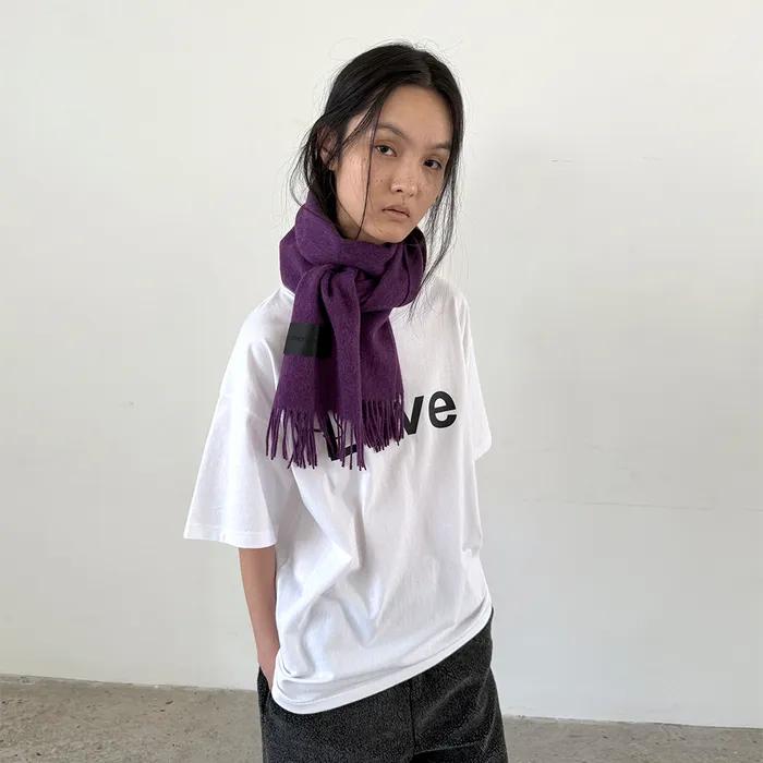 N EMBROIDERED WOOL MUFFLER IN PURPLE