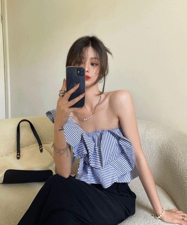 [당일출고] 원숄더 민소매 프릴 크롭 셔츠 블라우스 스트라이프 여름 언발 미니 탑 러블리 시크 모던 파티룩 바캉스룩