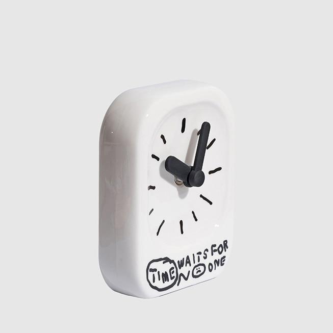 INAP EDITION_OCLOCK DESK_03