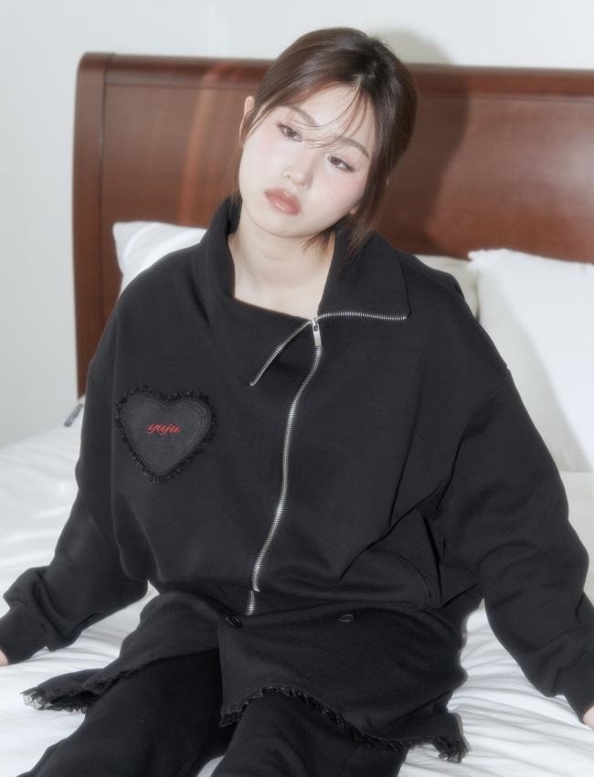 Diagonal love zip up jacket black