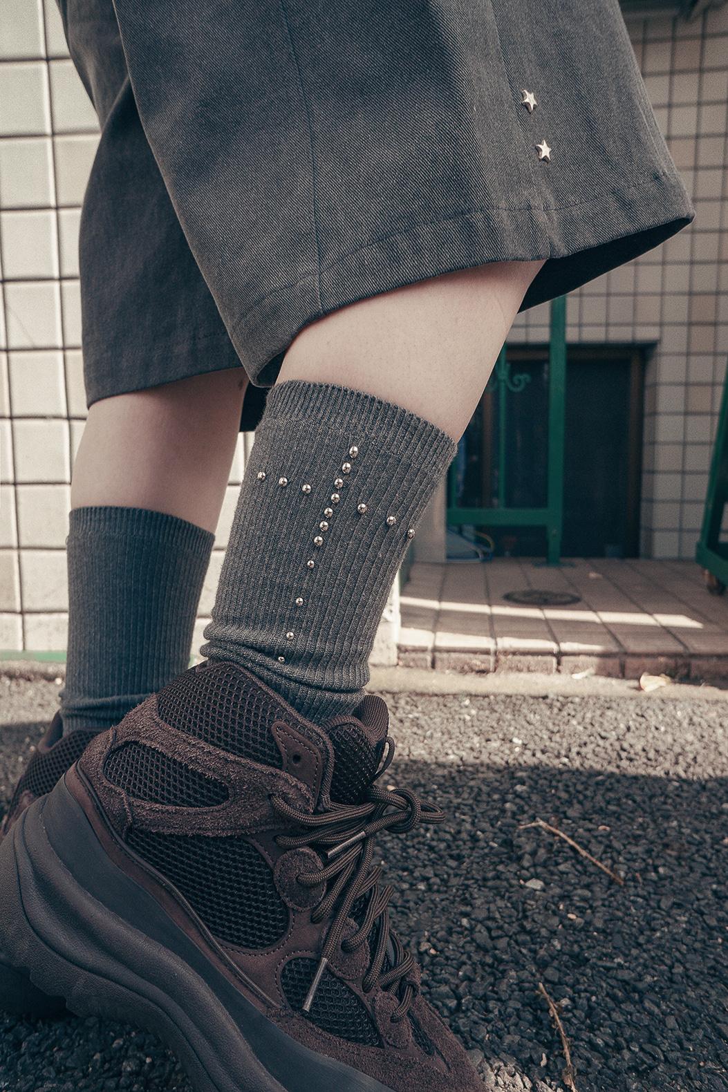 Studded cross socks (Gray)