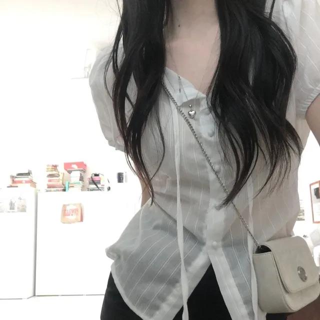 [허리조절🤍/잘록핏] 미노 펀칭 콩단추 퍼프 반팔 블라우스 (2color)