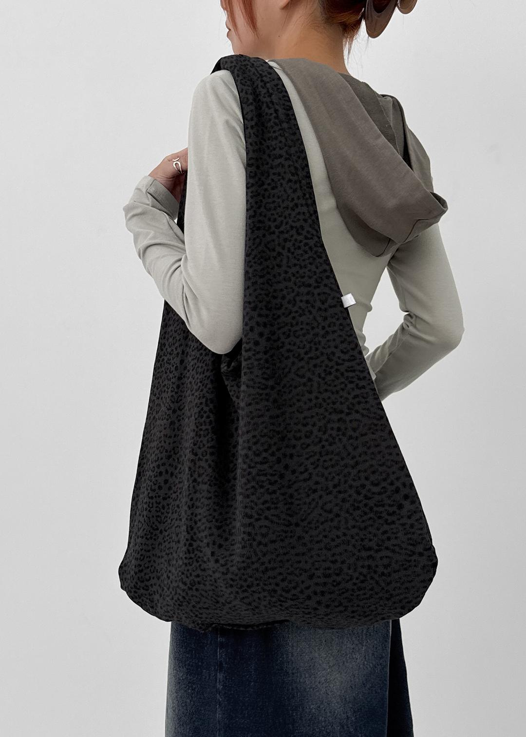 블랙업 틴텀 리버시블 레오파드 숄더백