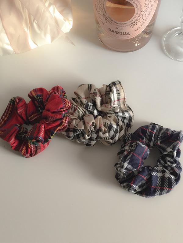 classic check scrunchy