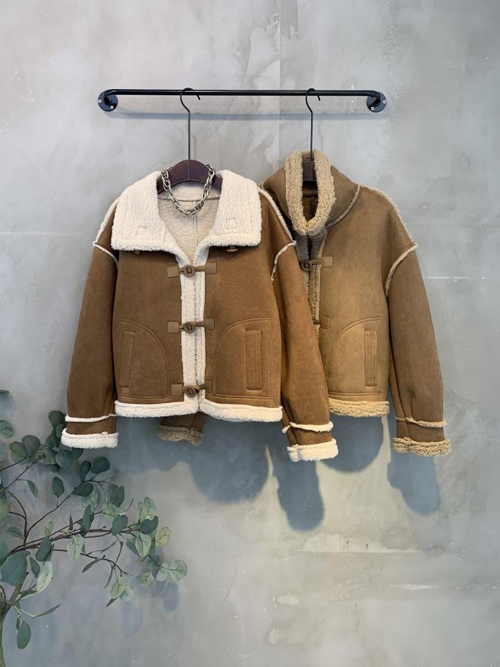 (신상,무료배송)캔즈 스웨이드 뽀글이 하이넥 크롭 무스탕 자켓 2color C