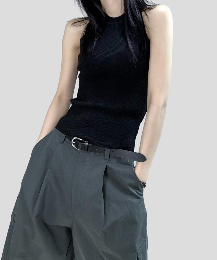 홀터넥 니트 슬리브리스