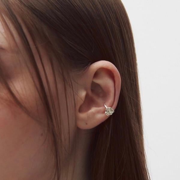 Petit rose earcuff (2 colors)