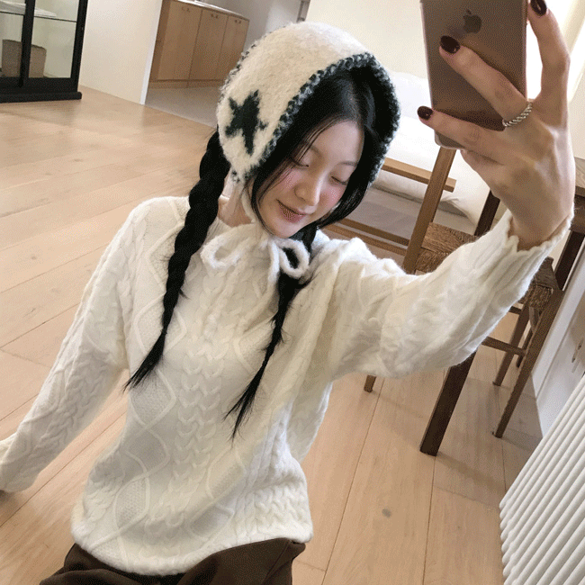 [여리여리🧼/도톰] 꽈배기케이블R넥니트티 (2color)