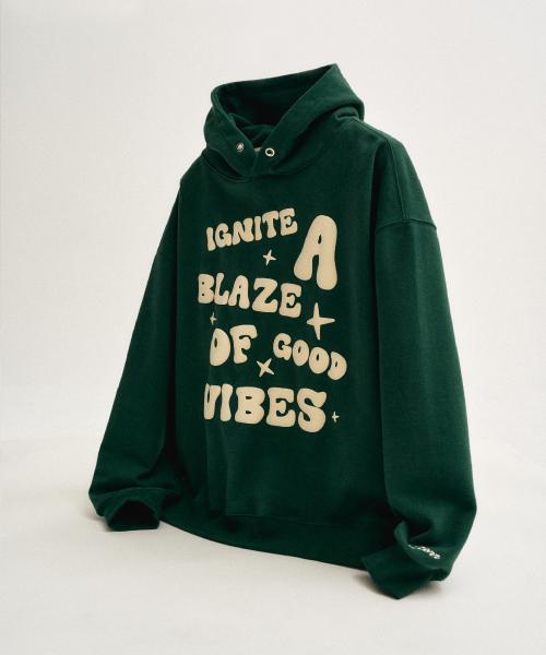 바이브 볼륨 프린트 후드티_그린