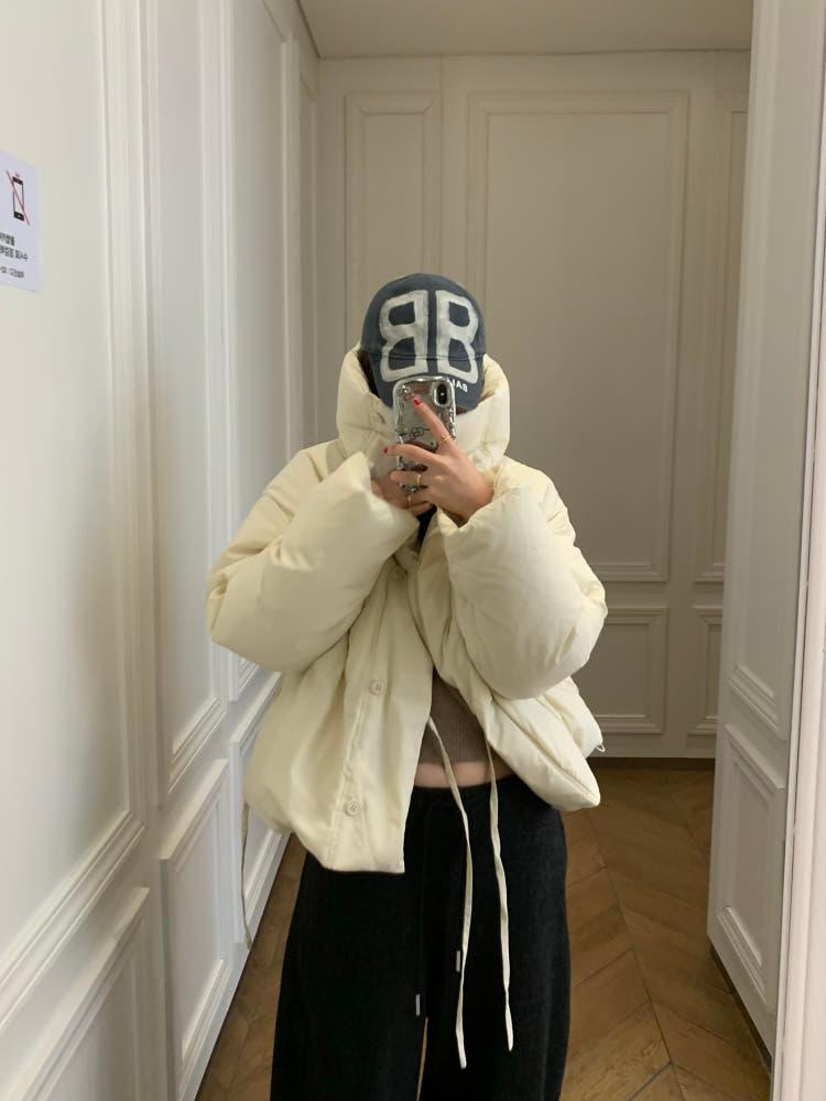 SEEAS 하이넥 덕다운 패딩 (one color) 스트랩패딩 리본패딩 오리털패딩 덕다운 로브패딩 푸퍼