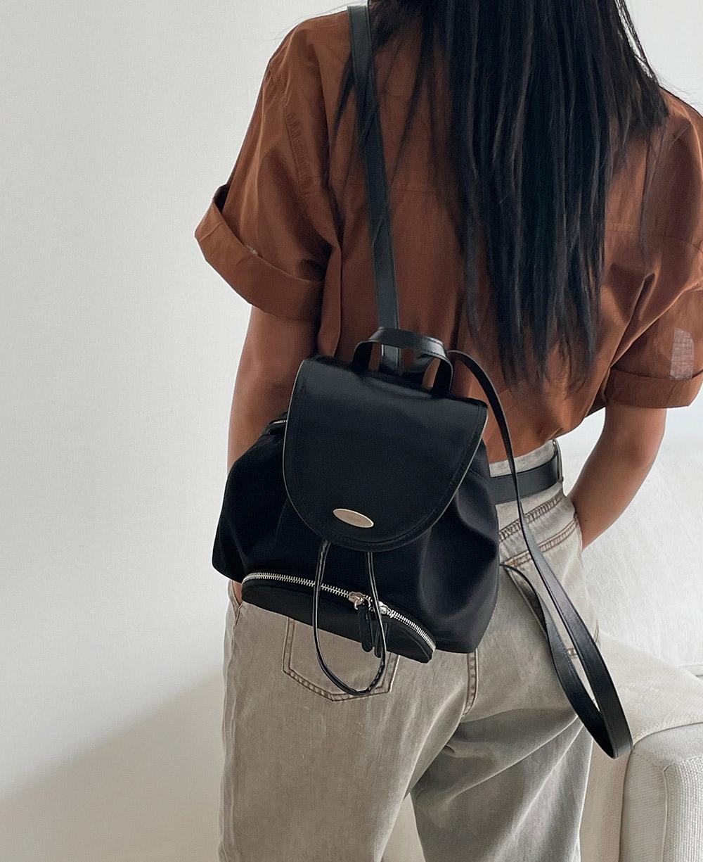 투아모 Routine half moon backpack 루틴 하프문 백팩