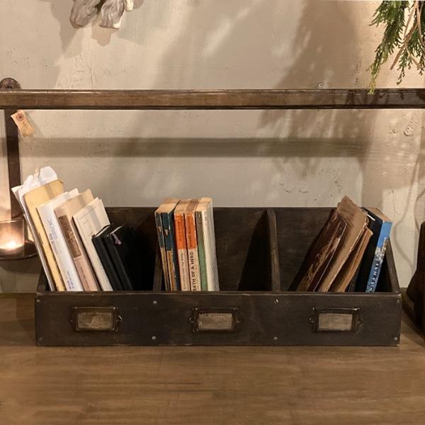 책과 노트 보관함