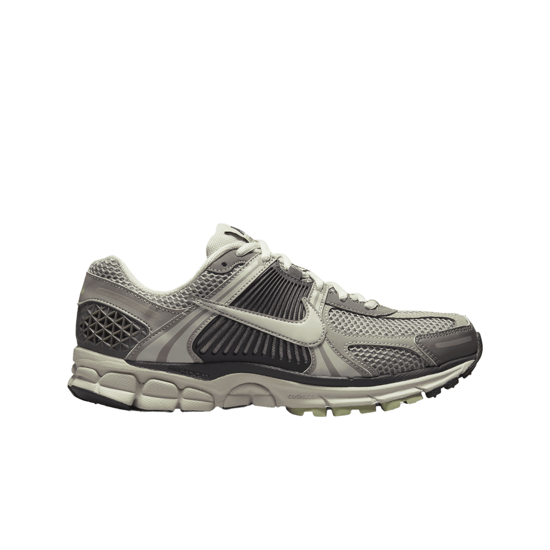 (W) Nike Zoom Vomero 5 Cobblestone and Flat Pewter