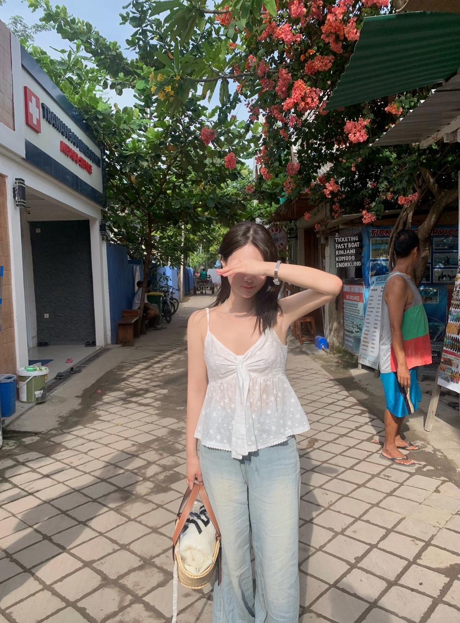 어반그래스 에이든 리본 레이스 나시 뷔스티에 블라우스