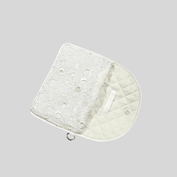 Padded pocket (M) WHITE FLOWERS