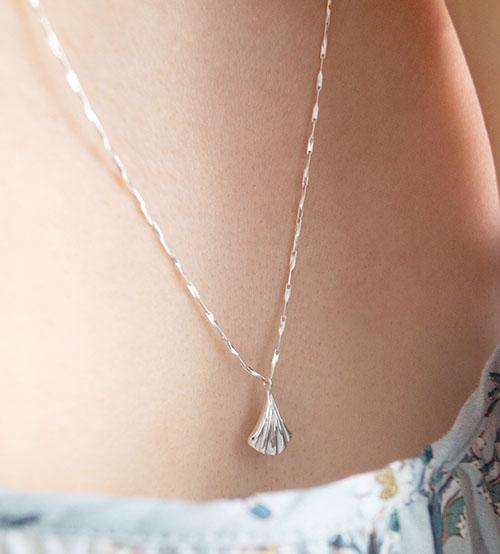 Belle necklace silver