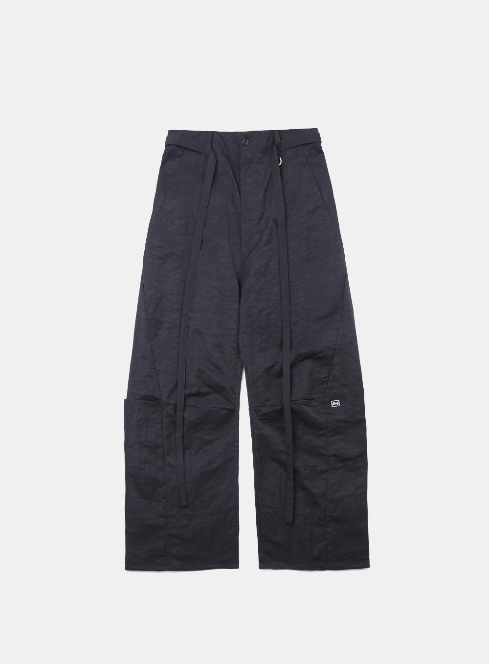 [w-pts24-070] 커브드 나일론 카고 팬츠 - 블랙