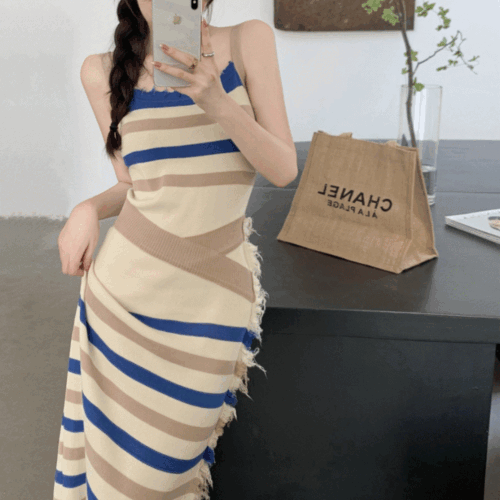 [바캉스룩/비치원피스] 블루 베이지 스트라이프 민소매 뷔스티에 나시 트임 니트 롱 원피스  방콕 비치룩 바캉스룩 휴양지룩 여행 휴가 섹시 파티룩 파티드레스