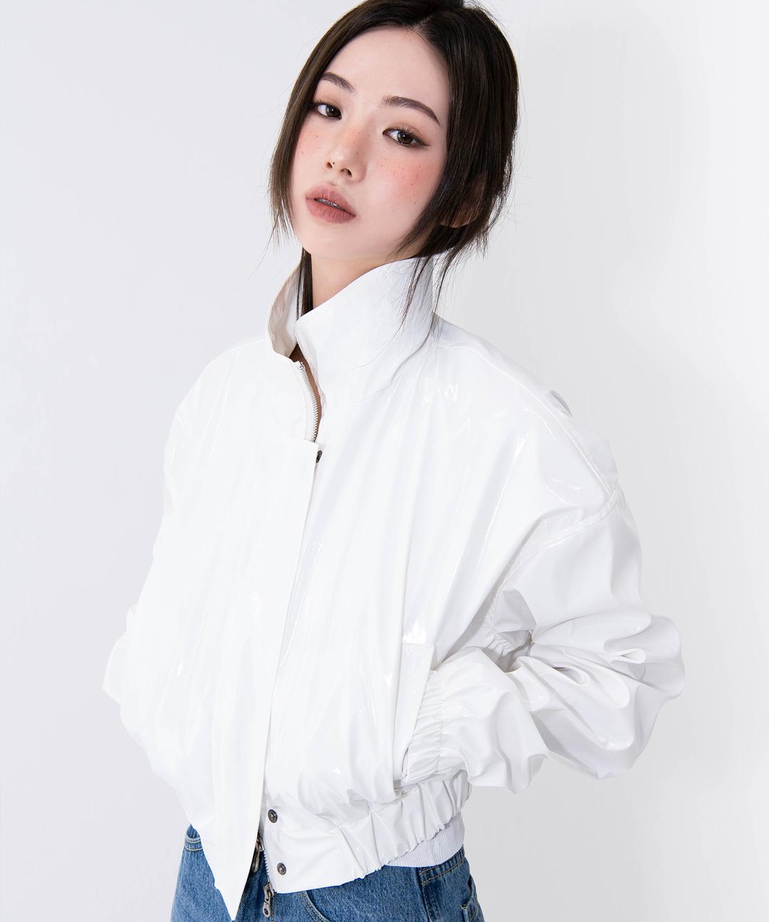 LITT 글로시 유광 레더 크롭 점퍼 _ 화이트