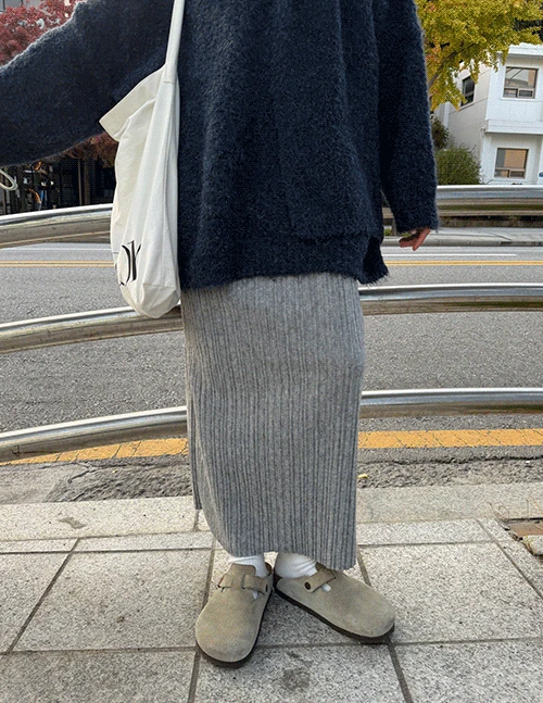 울 플리츠 롱스커트