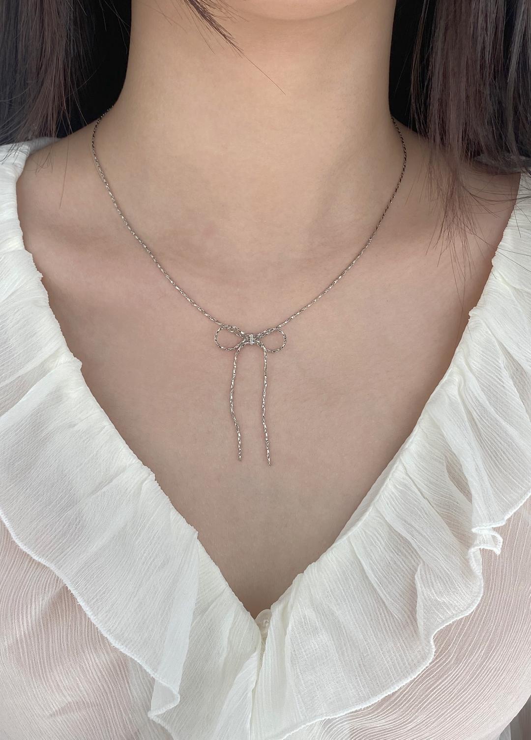 [아.퀘 단독] Sketchy ribbon necklace