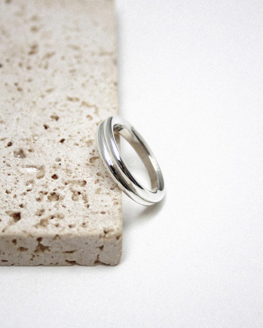 046 Slim Double Ring