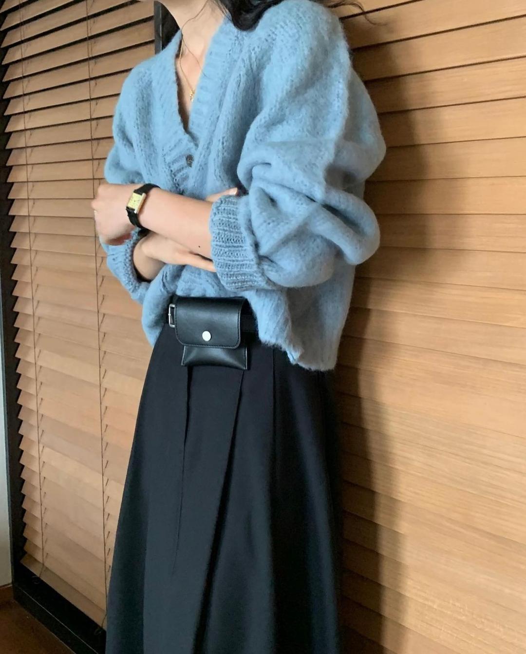 [Overtake 오버테이크] 어반 알파카 가디건 울 브러쉬 브이넥 니트