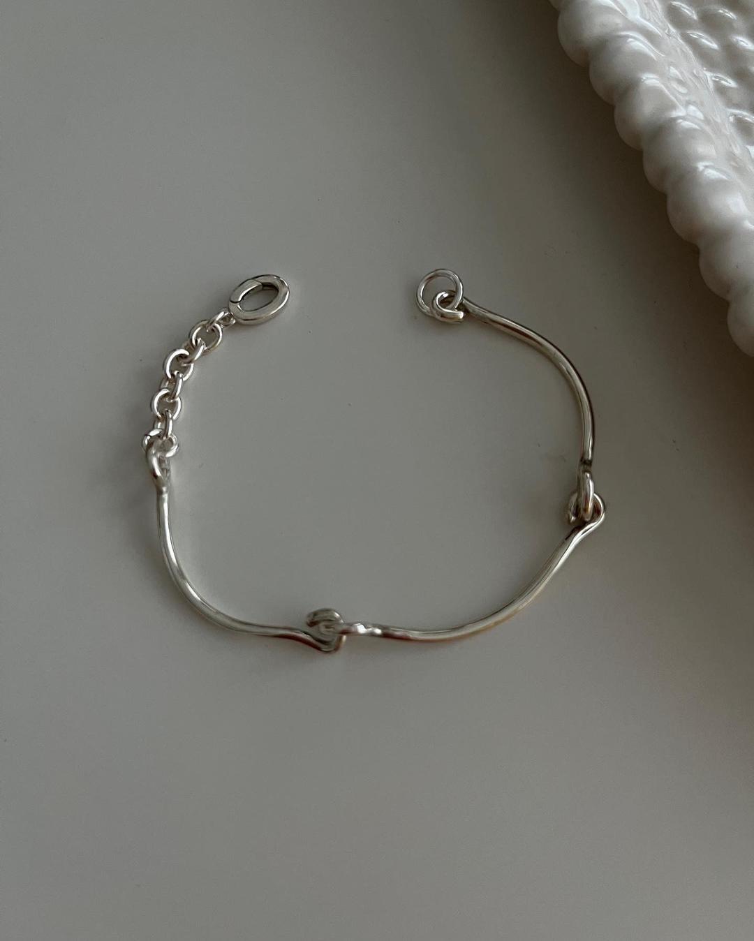 bone simple bracelet